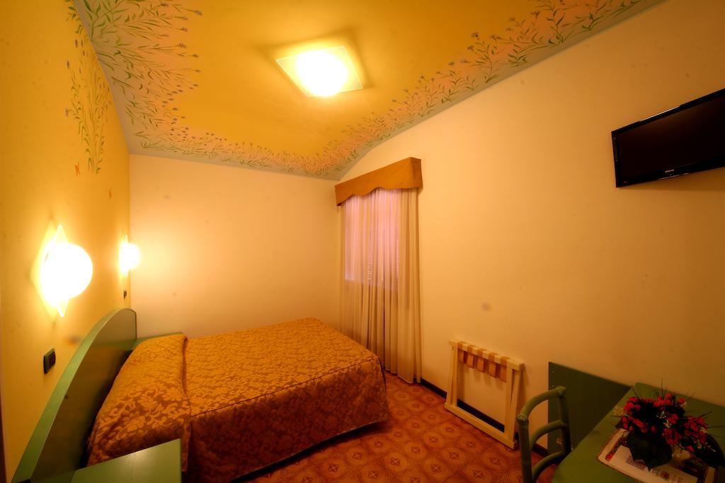La Favorita Apricale B&B & Ristorante Oda fotoğraf