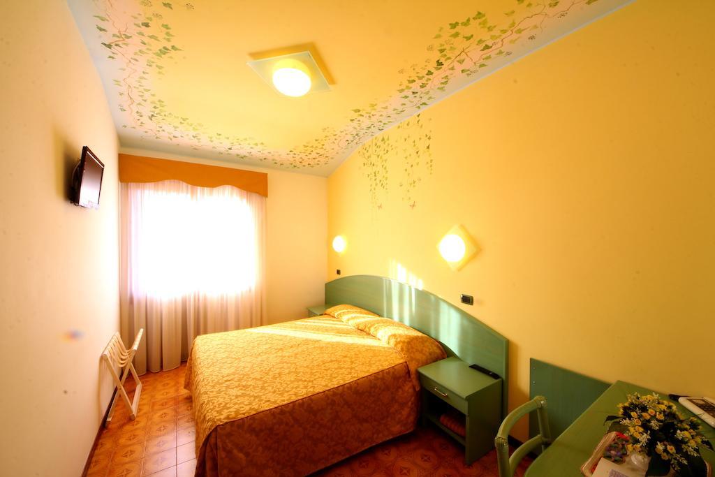 La Favorita Apricale B&B & Ristorante Oda fotoğraf
